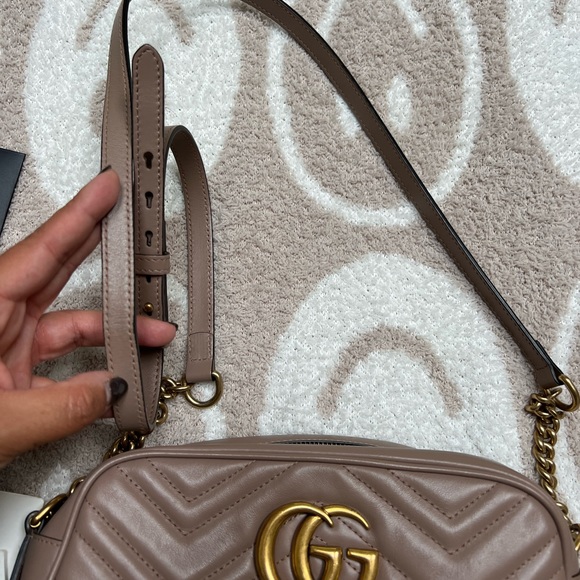 GUCCI MARMONT crossbody in size small - color: dusty pink - Picture 4 of 11